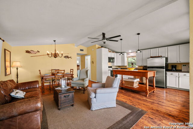 Image 14 of 47 For 1074 Lakebreeze