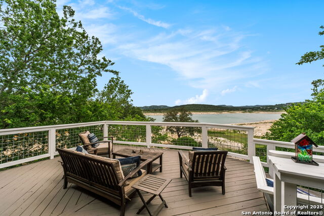 Image 4 of 47 For 1074 Lakebreeze