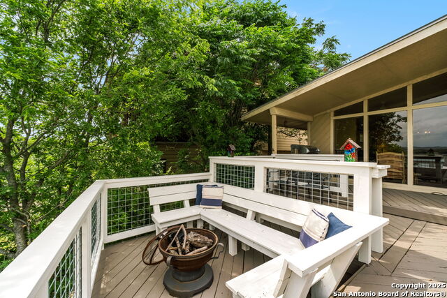 Image 43 of 47 For 1074 Lakebreeze