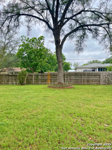 Image 21 of 22 For 1616 Redwood St