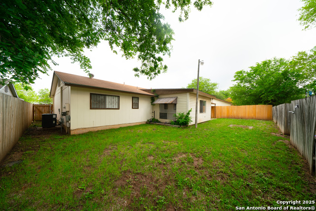 Listing photo id 15 for 7751 Pipers Hill