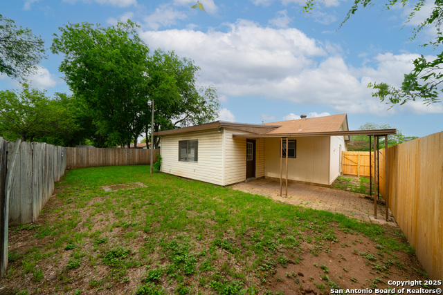 Listing photo id 16 for 7751 Pipers Hill