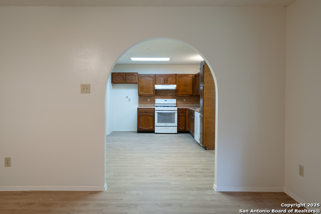 Listing photo id 3 for 7751 Pipers Hill
