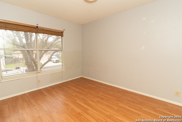 Image 13 of 17 For 13338 Greenstone
