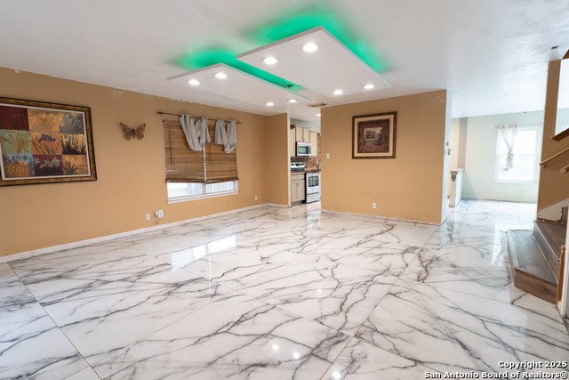 Image 4 of 17 For 13338 Greenstone
