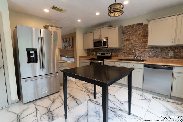 Image 7 of 17 For 13338 Greenstone