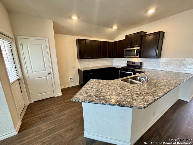 Image 14 of 23 For 287 Cuban Emerald