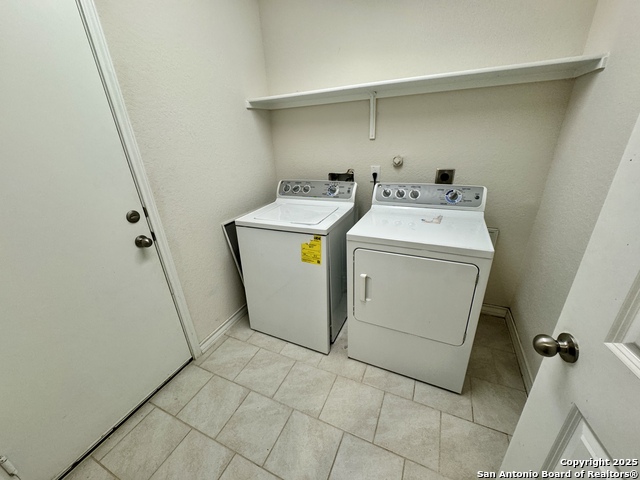 Image 21 of 23 For 287 Cuban Emerald