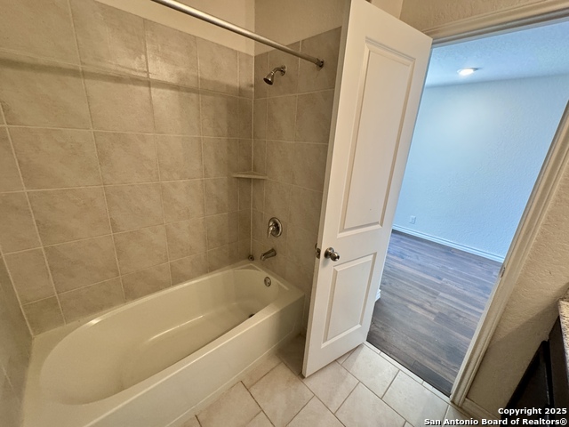 Image 7 of 23 For 287 Cuban Emerald