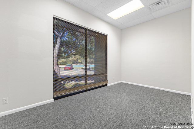 Listing photo id 2 for 16410 Blanco Ste 2
