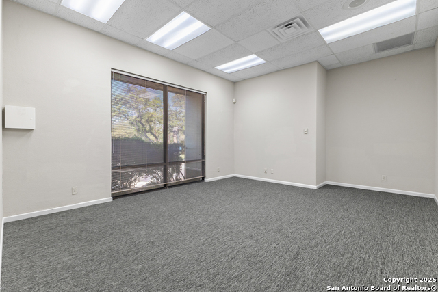 Listing photo id 3 for 16410 Blanco Ste 2