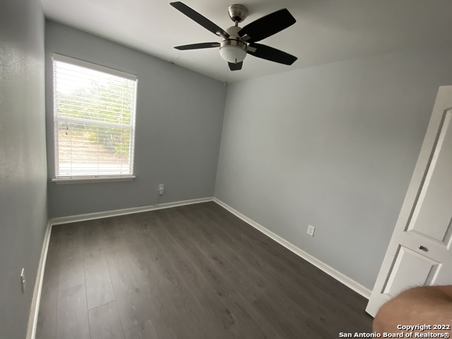 Image 10 of 11 For 527 Olive St S 102