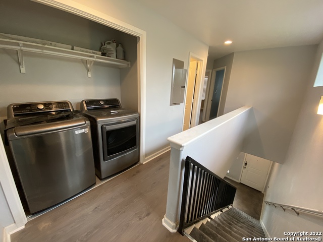 Image 11 of 11 For 527 Olive St S 102