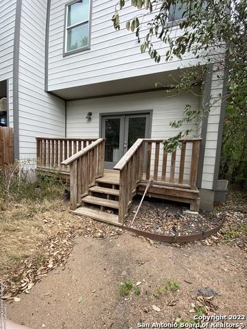 Image 2 of 11 For 527 Olive St S 102