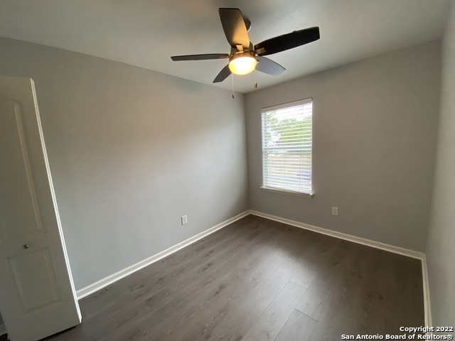 Image 9 of 11 For 527 Olive St S 102