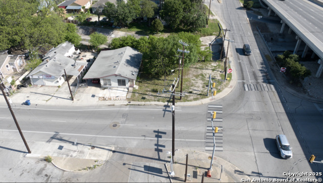 Details for 607 W Theo Ave, San Antonio, TX 78225