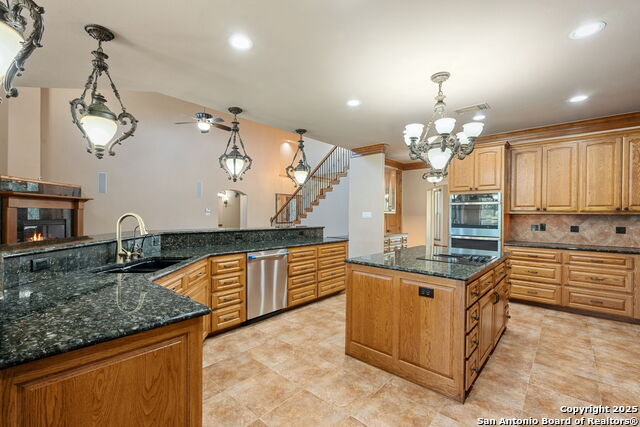 Listing photo id 12 for 125 Creek Springs