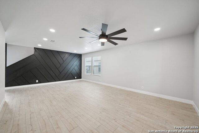 Image 11 of 35 For 7910 Oakwood Pine