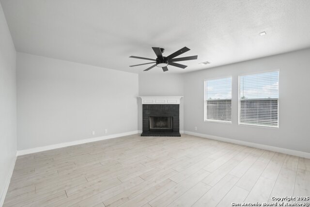 Image 12 of 35 For 7910 Oakwood Pine