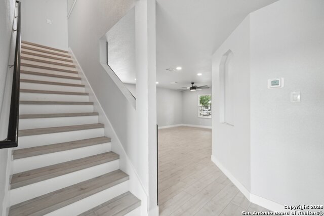 Image 13 of 35 For 7910 Oakwood Pine