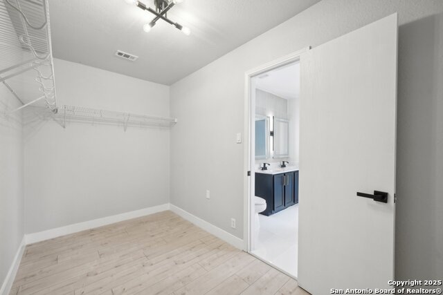 Image 25 of 35 For 7910 Oakwood Pine