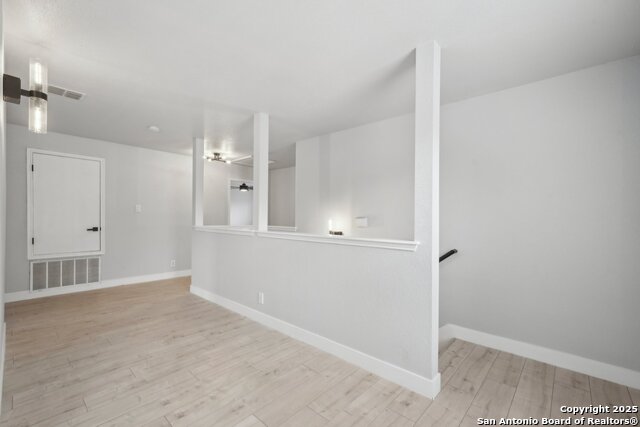 Image 30 of 35 For 7910 Oakwood Pine
