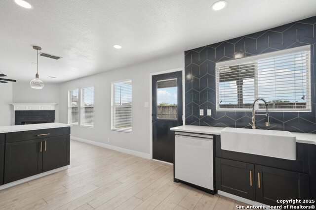Image 7 of 35 For 7910 Oakwood Pine