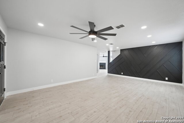Image 8 of 35 For 7910 Oakwood Pine