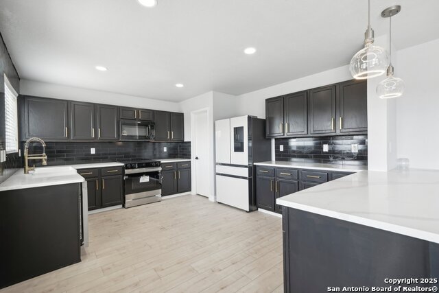Image 9 of 35 For 7910 Oakwood Pine