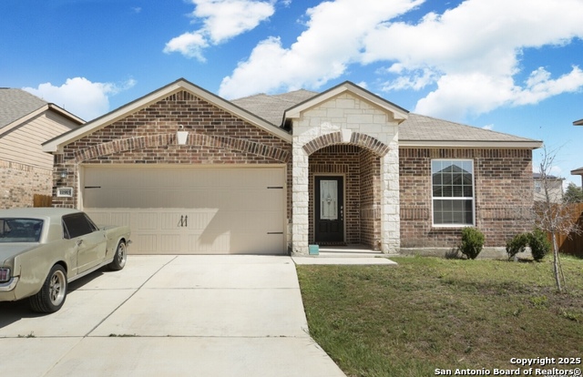 Listing photo id 0 for 11915 Oatway