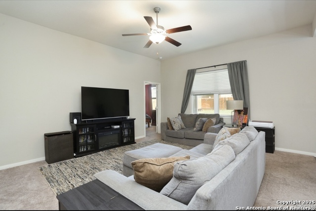 Listing photo id 3 for 11915 Oatway