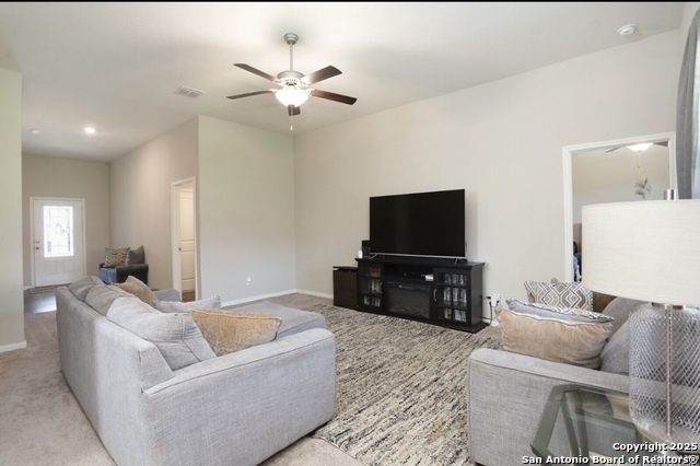 Listing photo id 5 for 11915 Oatway