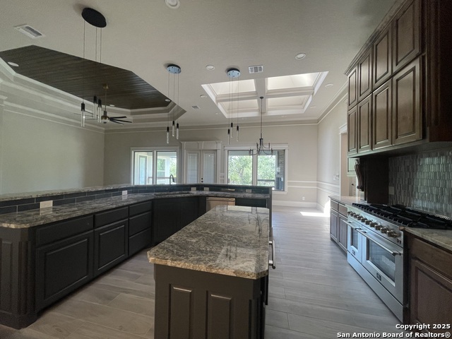 Image 10 of 34 For 538 James Way