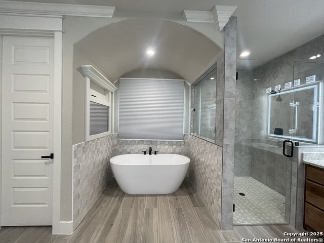 Image 20 of 34 For 538 James Way