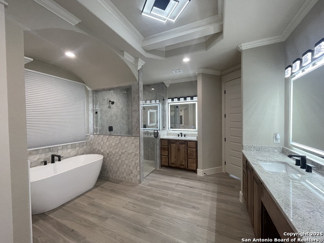 Image 21 of 34 For 538 James Way