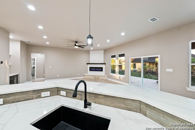 Listing photo id 9 for 502 Sumack Dr W