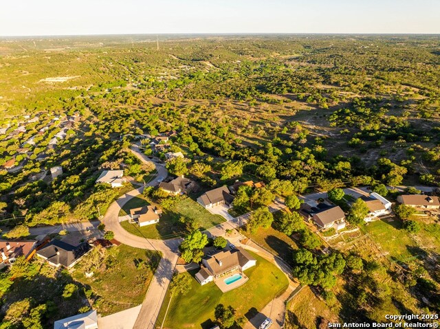 Listing photo id 41 for 502 Sumack Dr W