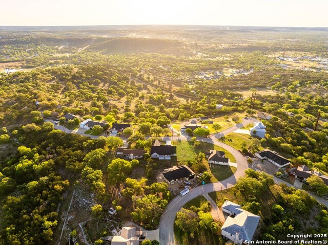 Listing photo id 42 for 502 Sumack Dr W