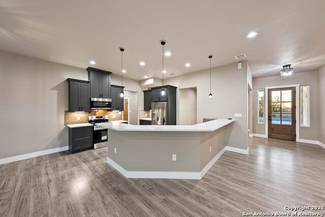 Listing photo id 5 for 502 Sumack Dr W