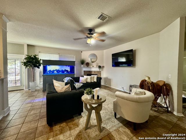 Listing photo id 10 for 4714 River Rock