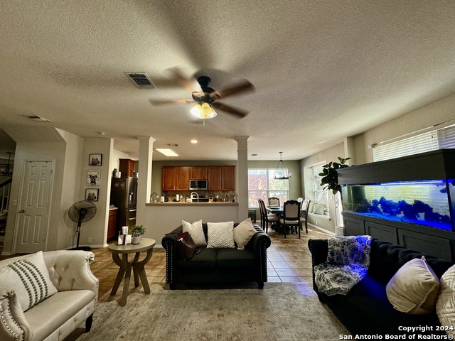 Listing photo id 11 for 4714 River Rock