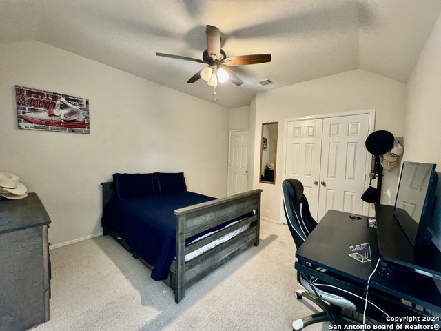 Listing photo id 16 for 4714 River Rock