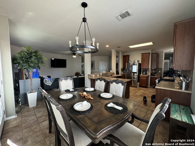 Listing photo id 7 for 4714 River Rock