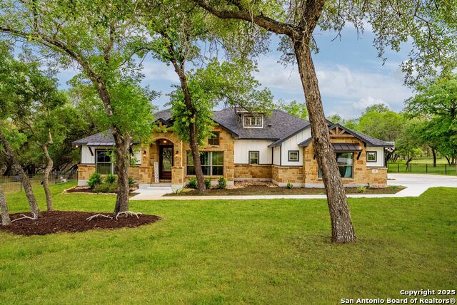 Listing photo id 0 for 140 Wood Valley Dr
