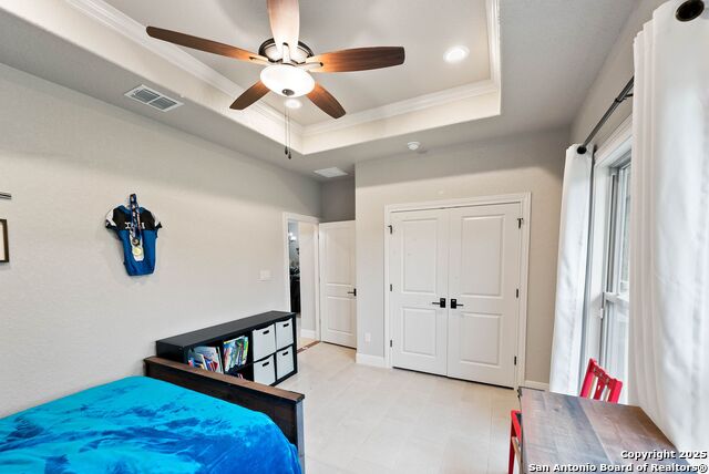 Listing photo id 18 for 140 Wood Valley Dr