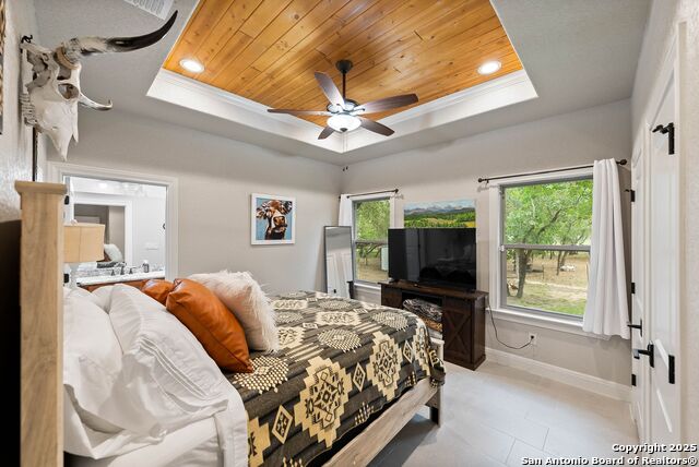 Listing photo id 21 for 140 Wood Valley Dr