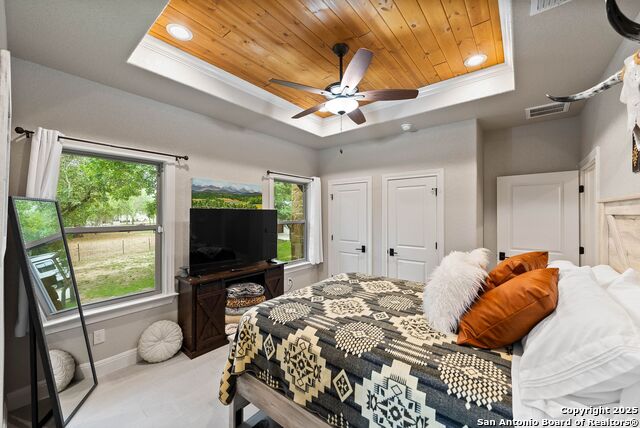 Listing photo id 23 for 140 Wood Valley Dr