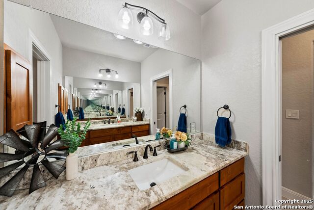 Listing photo id 27 for 140 Wood Valley Dr