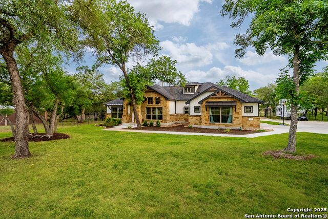 Listing photo id 1 for 140 Wood Valley Dr