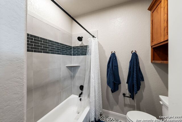 Listing photo id 28 for 140 Wood Valley Dr